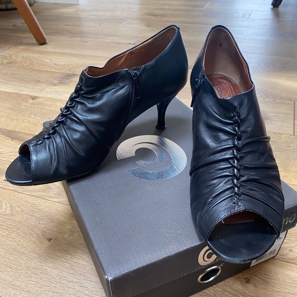 CORSO COMO Catania Black Leather Peep Toe Booties - Picture 2 of 14